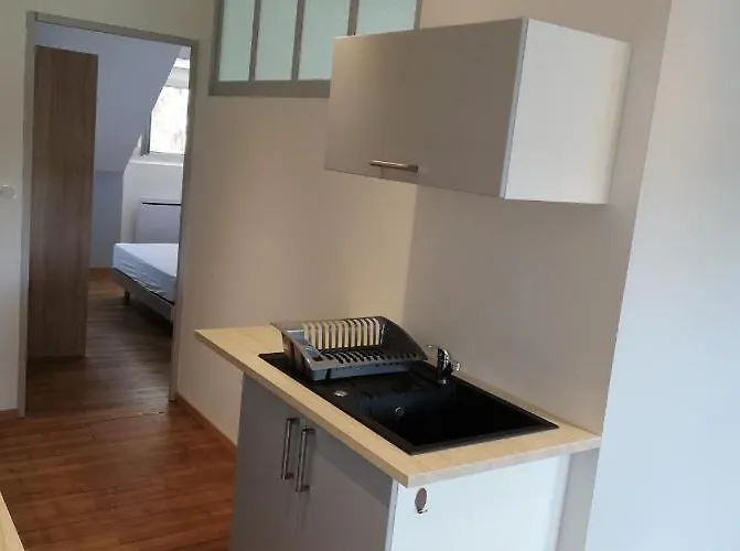 Апартаменты N 5 De Gamme Les Bains Avec Petit Dejeuner *